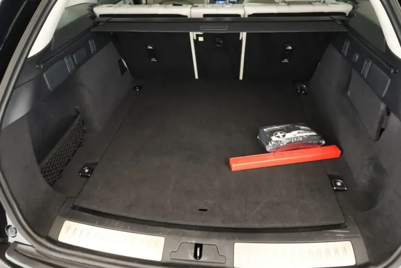 Land Rover Range Rover Velar din 2023 cu 71.400 km - oferta LAN114646 - foto 9