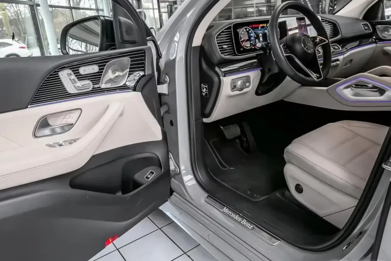 Mercedes-Benz GLE 450 din 2023 cu 8.400 km - oferta MER114651 - foto 8