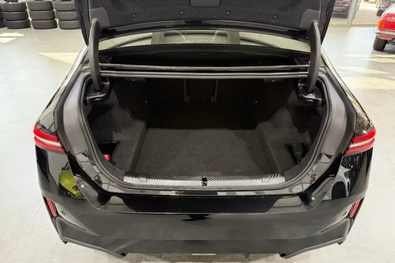 BMW 520 din 2024 cu 18.800 km - oferta BMW114656 - foto 21