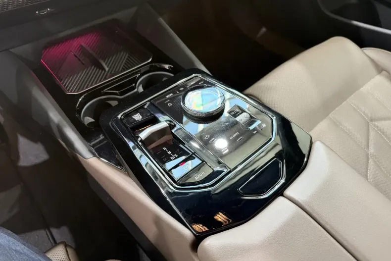 BMW 520 din 2024 cu 18.800 km - oferta BMW114656 - foto 32