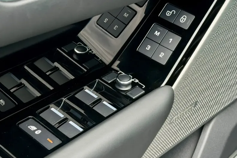 Land Rover Range Rover Velar din 2020 cu 91.285 km - oferta LAN114657 - foto 33