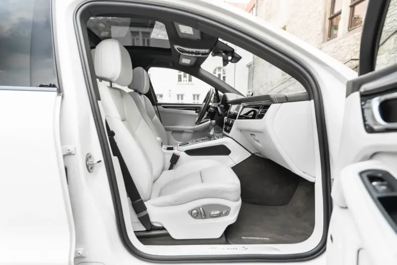 Porsche Macan din 2021 cu 45.337 km - oferta POR114658 - foto 6