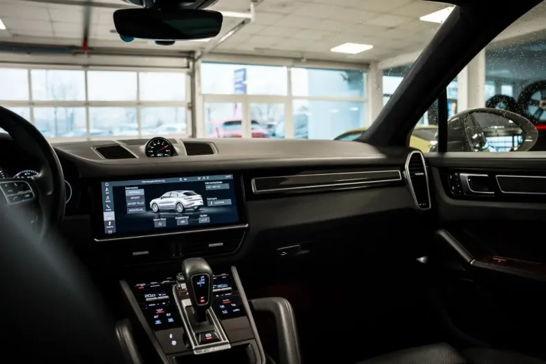 Porsche Cayenne din 2020 cu 94.750 km - oferta POR114668 - foto 16