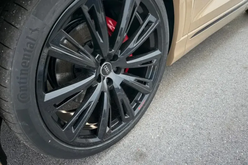 Audi Q8 din 2024 cu 29 km - oferta AUD114674 - foto 5