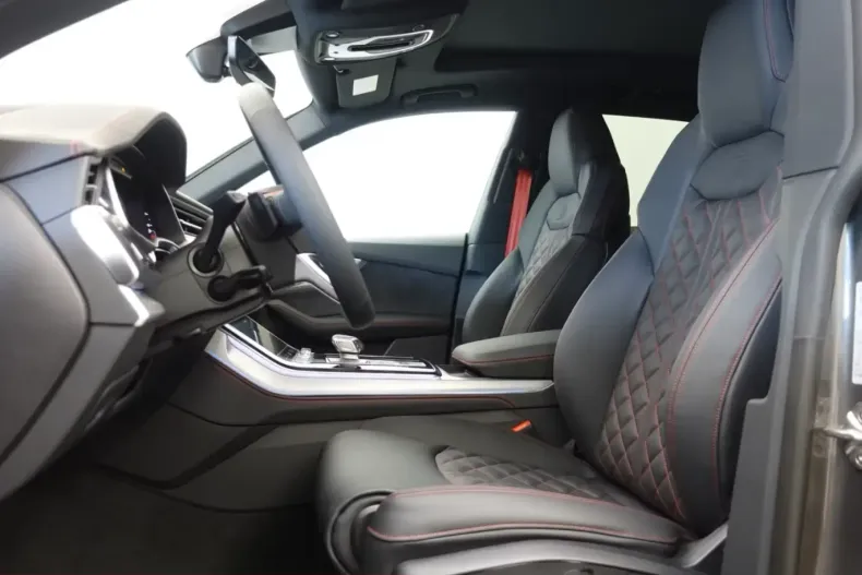 Audi Q8 din 2024 cu 9.900 km - oferta AUD114675 - foto 5