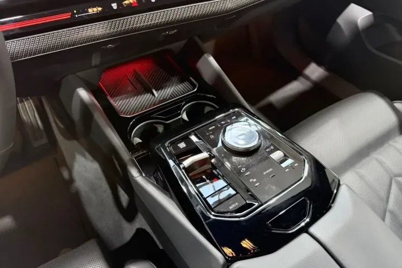 BMW 520 din 2024 cu 25.700 km - oferta BMW114677 - foto 31