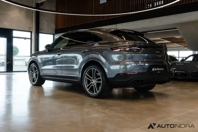 Porsche Cayenne din 2021 cu 68.350 km - oferta POR114686 - foto 8