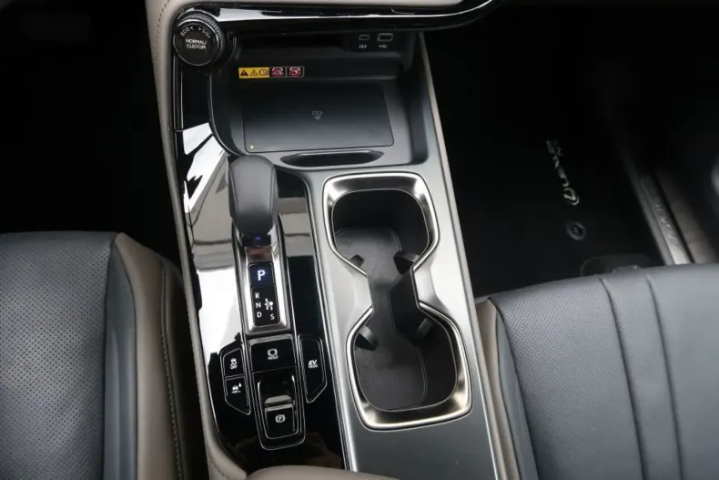 Lexus NX 350h din 2024 cu 17.000 km - oferta LEX114693 - foto 19