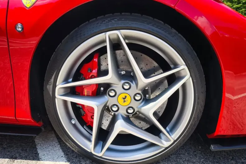 Ferrari F8 din 2021 cu 5.430 km - oferta FER114694 - foto 6