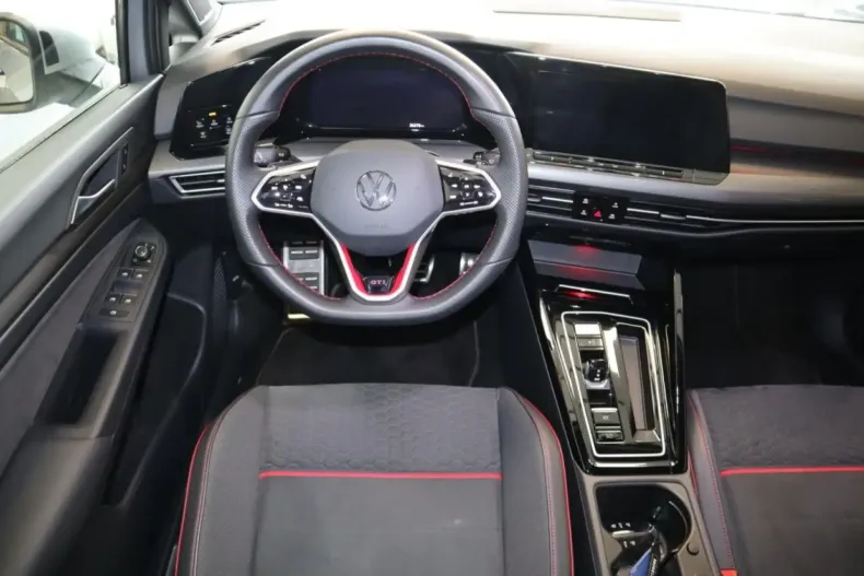 Volkswagen Golf din 2023 cu 25.399 km - oferta VOL114695 - foto 9