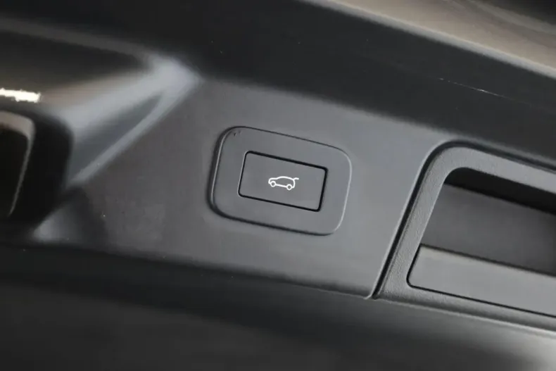 Land Rover Range Rover Velar din 2023 cu 47.300 km - oferta LAN114699 - foto 10