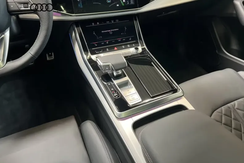 Audi Q8 din 2024 cu 1.077 km - oferta AUD114706 - foto 4