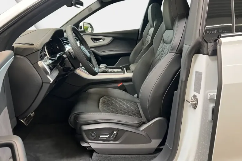 Audi Q8 din 2024 cu 1.077 km - oferta AUD114706 - foto 6