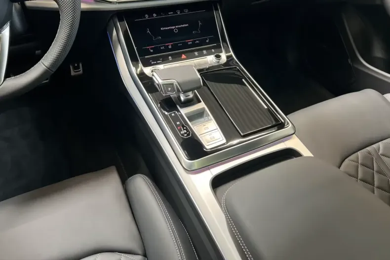 Audi Q8 din 2024 cu 1.077 km - oferta AUD114706 - foto 7