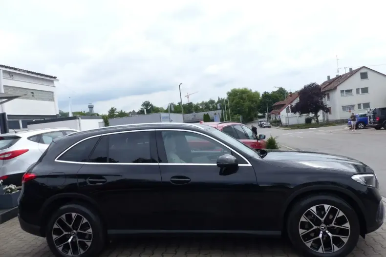 Mercedes-Benz GLC 200 din 2024 cu 9.782 km - oferta MER114721 - foto 9