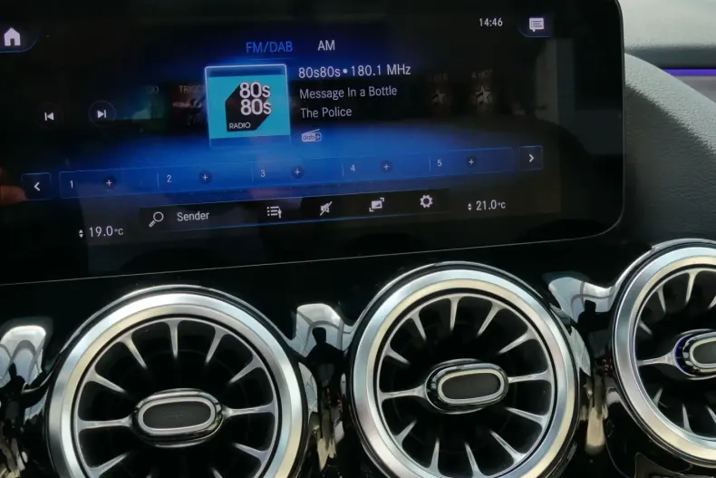 Mercedes-Benz GLA 220 din 2023 cu 33.660 km - oferta MER114725 - foto 24