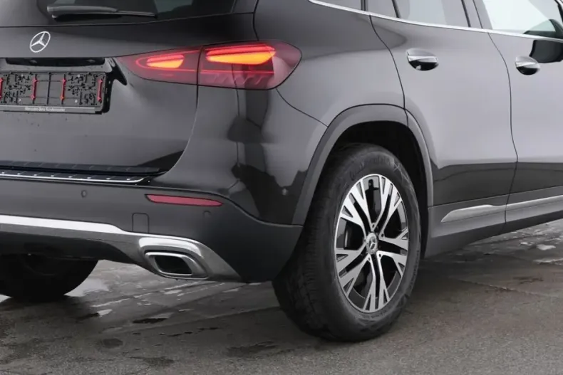 Mercedes-Benz GLA 220 din 2024 cu 10.587 km - oferta MER114726 - foto 4