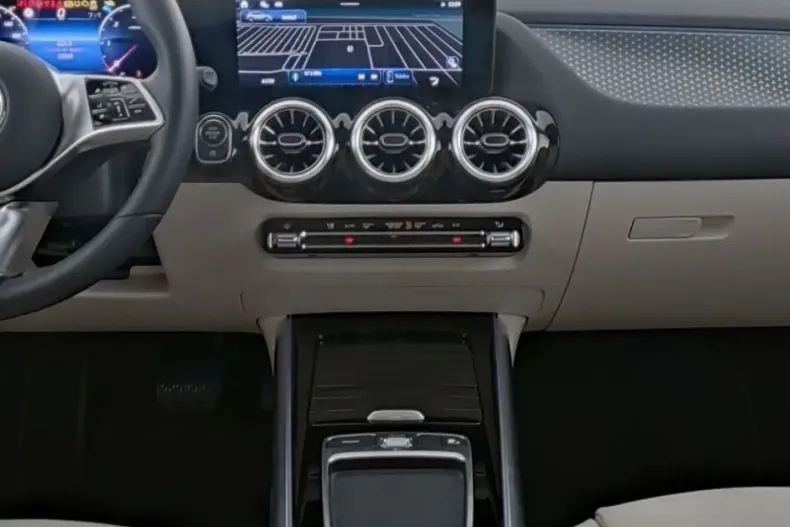 Mercedes-Benz GLA 220 din 2024 cu 10.587 km - oferta MER114726 - foto 5