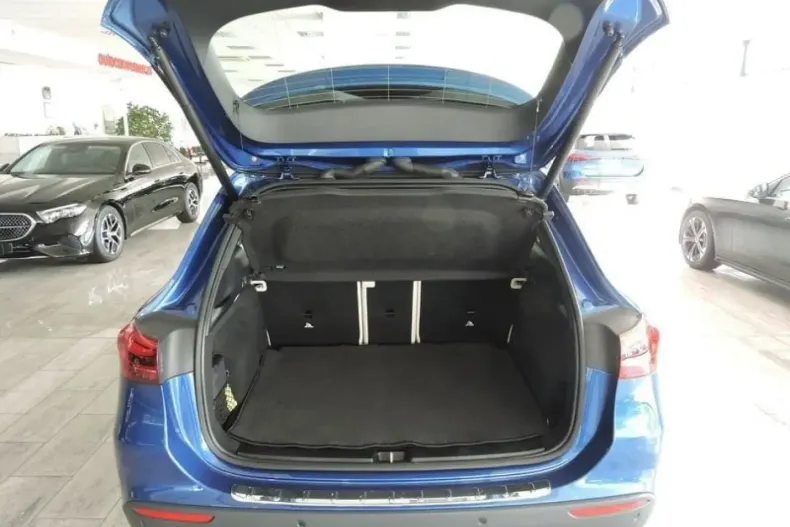 Mercedes-Benz GLA 180 din 2024 cu 6.120 km - oferta MER114727 - foto 7