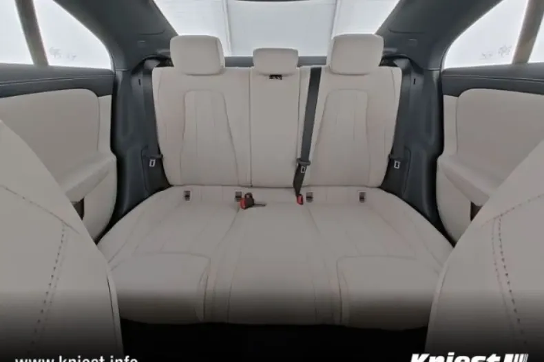 Mercedes-Benz CLA 180 din 2024 cu 11.149 km - oferta MER114729 - foto 7