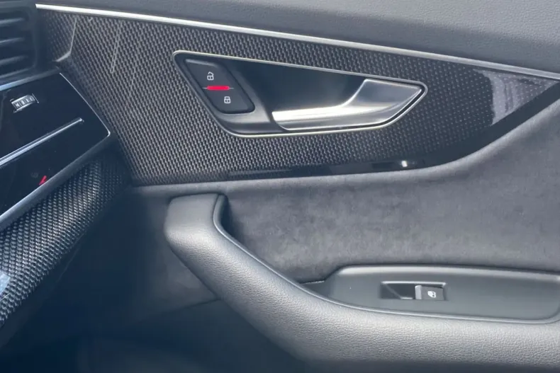 Audi SQ7 din 2024 cu 9.000 km - oferta AUD114737 - foto 26