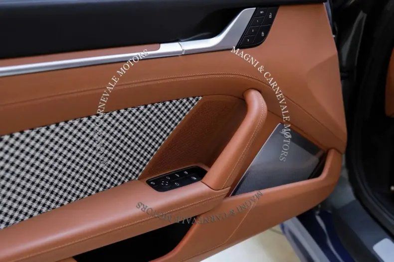 Porsche 992 din 2023 cu 9.800 km - oferta POR114741 - foto 13