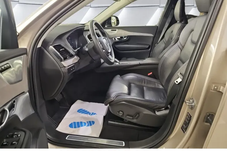 Volvo XC90 din 2022 cu 61.120 km - oferta VOL114764 - foto 6