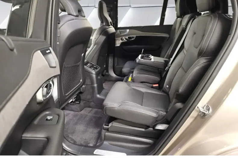 Volvo XC90 din 2022 cu 61.120 km - oferta VOL114764 - foto 7