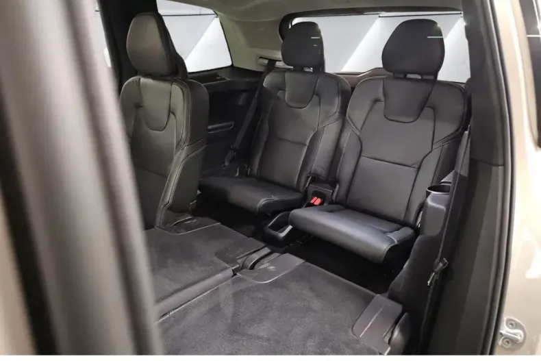 Volvo XC90 din 2022 cu 61.120 km - oferta VOL114764 - foto 8