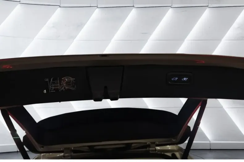 Volvo XC90 din 2022 cu 61.120 km - oferta VOL114764 - foto 17