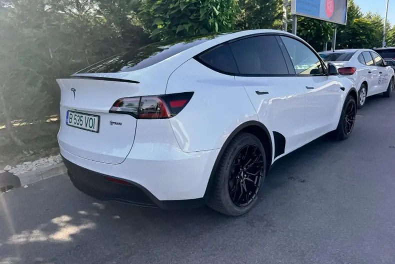 Tesla Model Y din 2023 cu 30.200 km - oferta TES114765 - foto 3