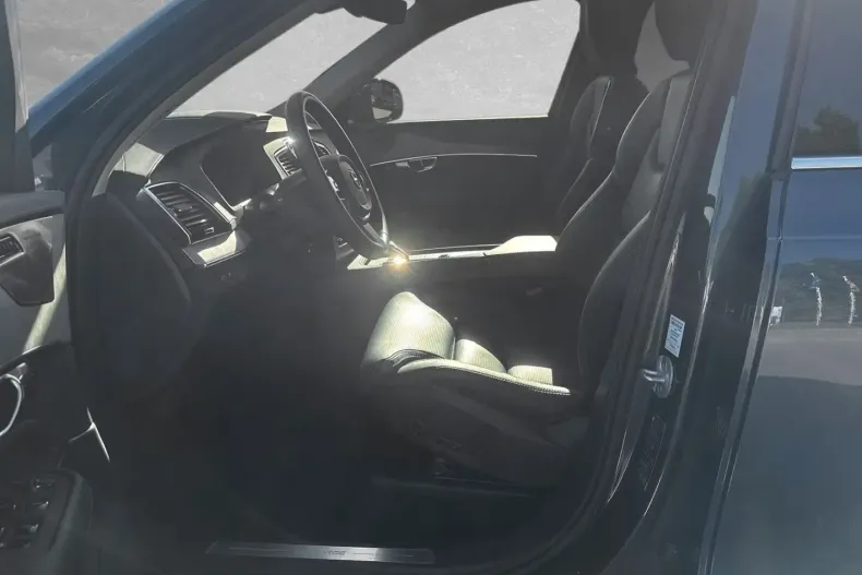 Volvo XC90 din 2024 cu 16.000 km - oferta VOL114769 - foto 3