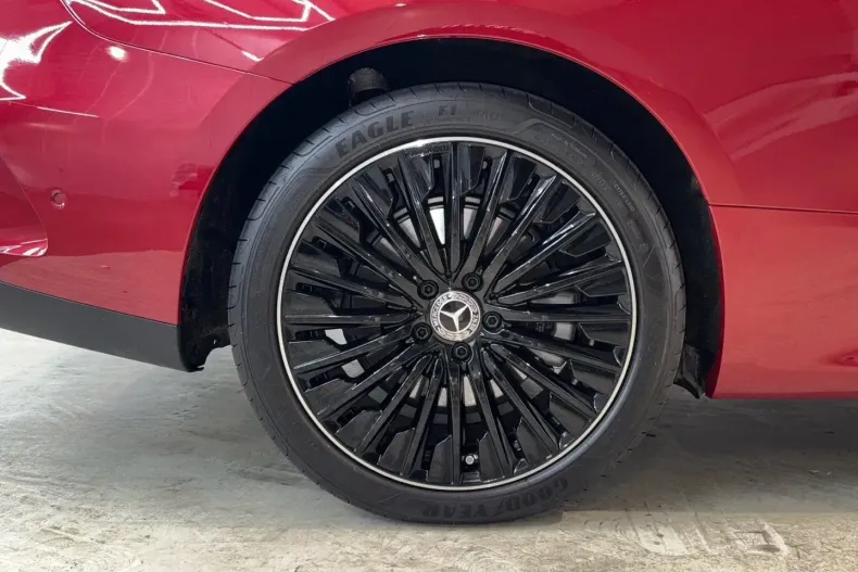 Mercedes-Benz CLE 300 din 2024 cu 9.900 km - oferta MER114772 - foto 7