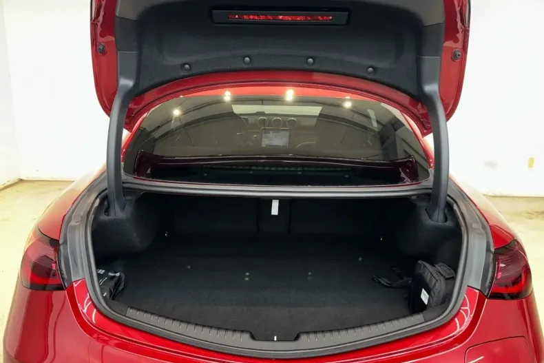 Mercedes-Benz CLE 300 din 2024 cu 9.900 km - oferta MER114772 - foto 13