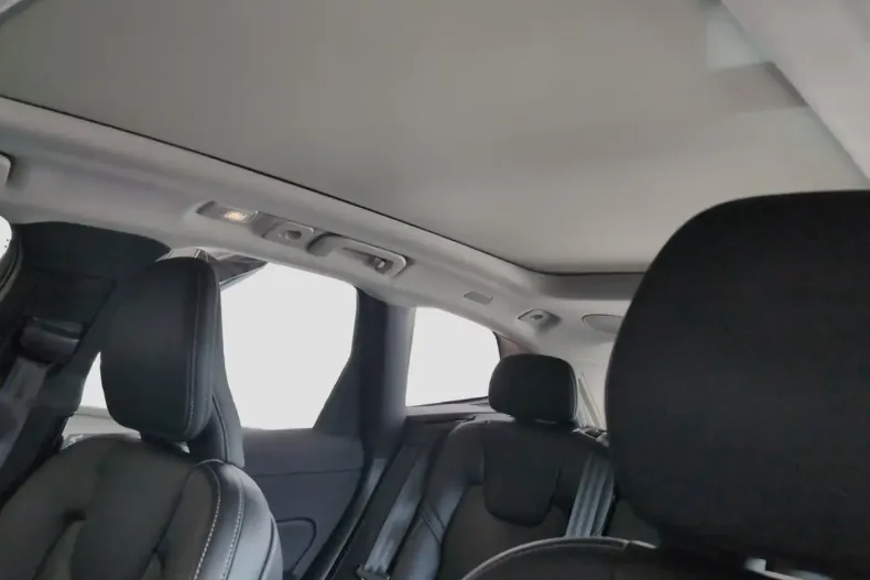 Volvo XC60 din 2022 cu 45.441 km - oferta VOL114779 - foto 10