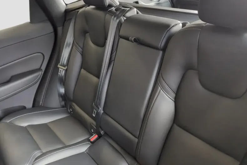 Volvo XC60 din 2022 cu 45.441 km - oferta VOL114779 - foto 13