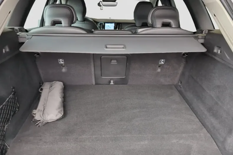 Volvo XC60 din 2022 cu 45.441 km - oferta VOL114779 - foto 15