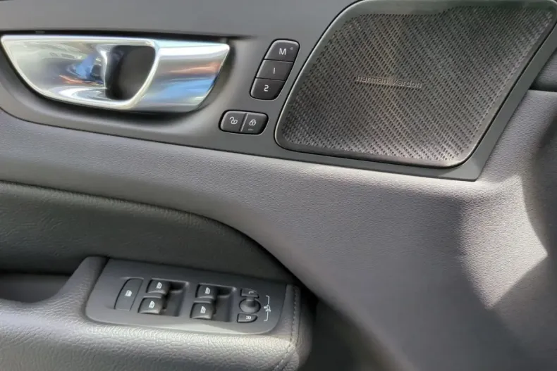 Volvo XC60 din 2021 cu 31.100 km - oferta VOL114783 - foto 17