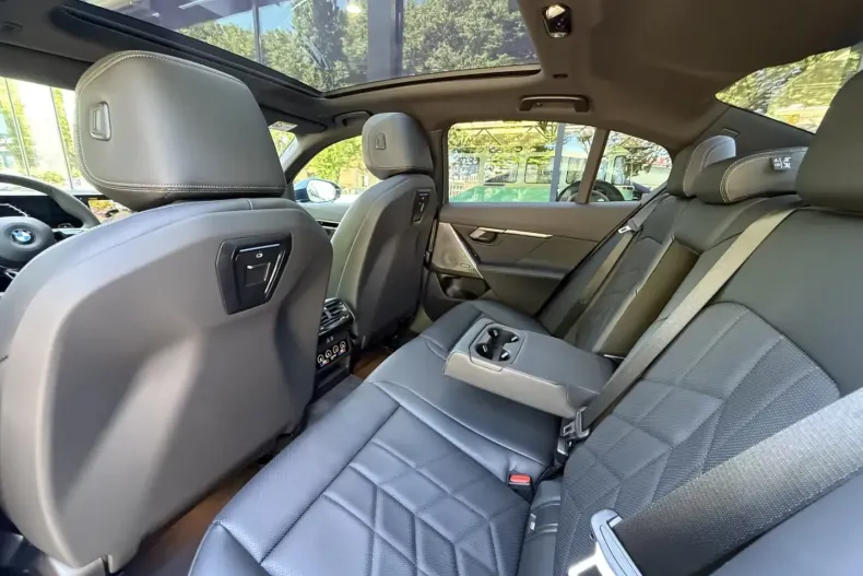 BMW 520 din 2024 cu 25.900 km - oferta BMW114787 - foto 10