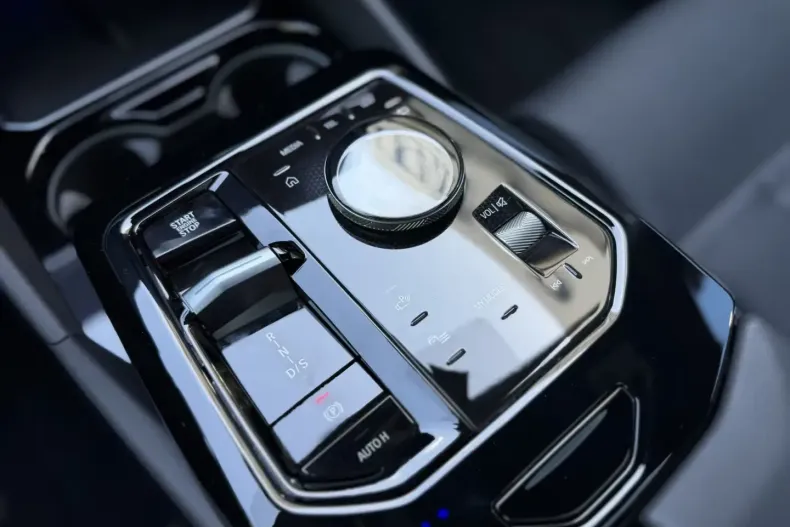 BMW 520 din 2024 cu 25.900 km - oferta BMW114787 - foto 14