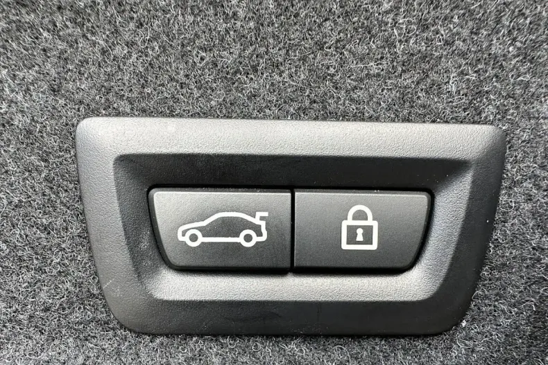 BMW 330 din 2023 cu 20.000 km - oferta BMW114791 - foto 18