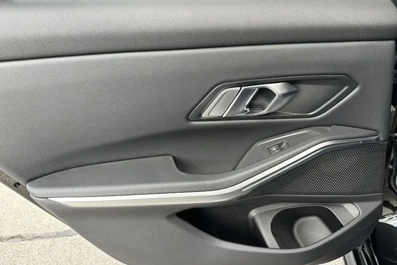 BMW 330 din 2023 cu 20.000 km - oferta BMW114791 - foto 21