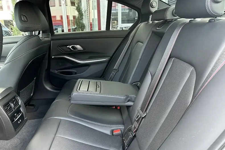 BMW 330 din 2023 cu 20.000 km - oferta BMW114791 - foto 22