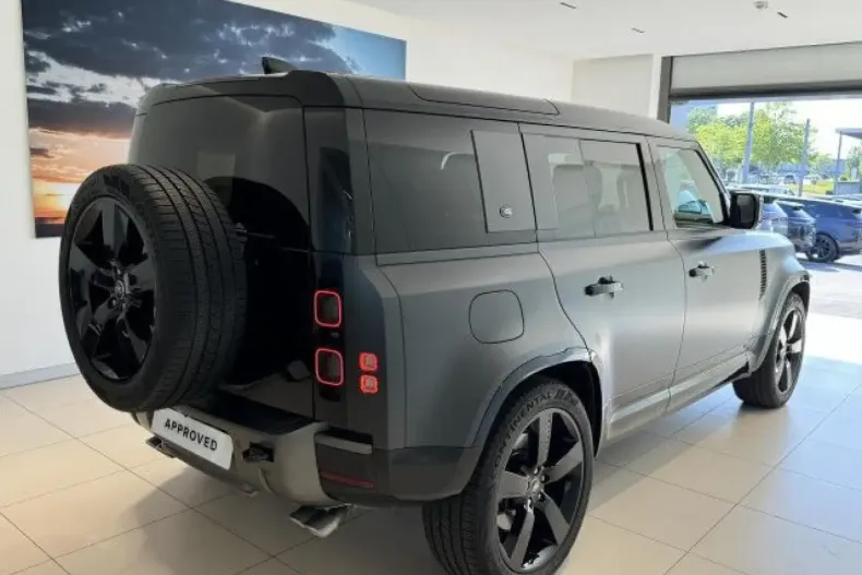Land Rover Defender din 2024 cu 10.900 km - oferta LAN114804 - foto 3