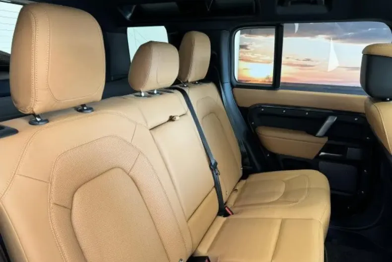 Land Rover Defender din 2024 cu 10.900 km - oferta LAN114804 - foto 6