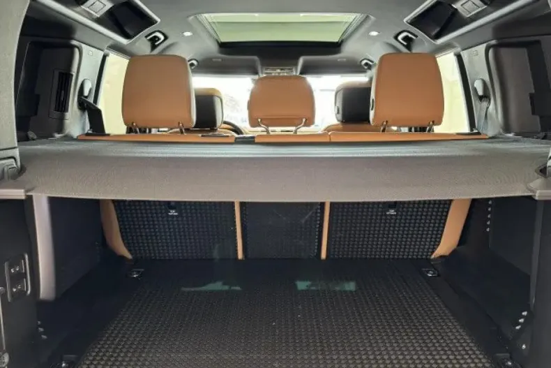 Land Rover Defender din 2024 cu 10.900 km - oferta LAN114804 - foto 18