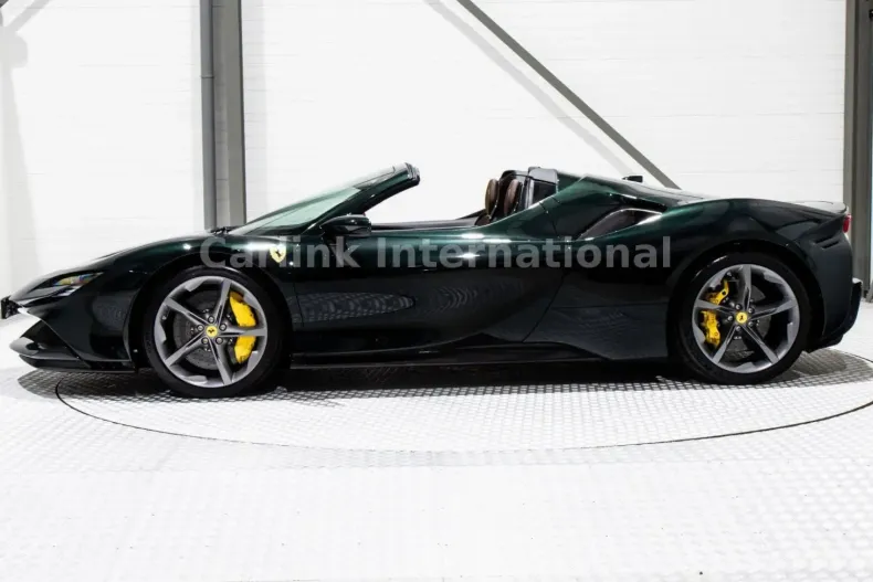 Ferrari SF90 din 2023 cu 4.551 km - oferta FER114828 - foto 3