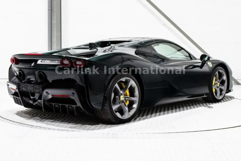 Ferrari SF90 din 2023 cu 4.551 km - oferta FER114828 - foto 5