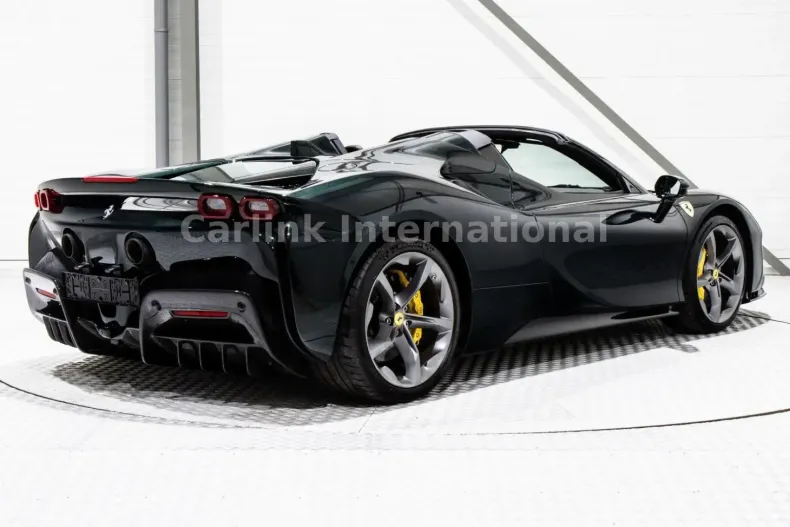 Ferrari SF90 din 2023 cu 4.551 km - oferta FER114828 - foto 6