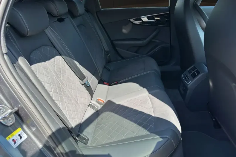 Audi S4 din 2024 cu 12.140 km - oferta AUD114832 - foto 11